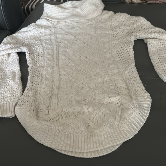 Unique ladies sweater with fold down turtle neck - Picture 5 of 6